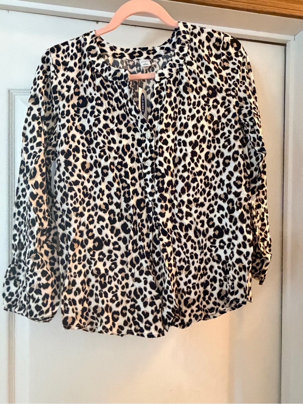 Old Navy Leopard Print Button-Front Blouse in Black and Cream